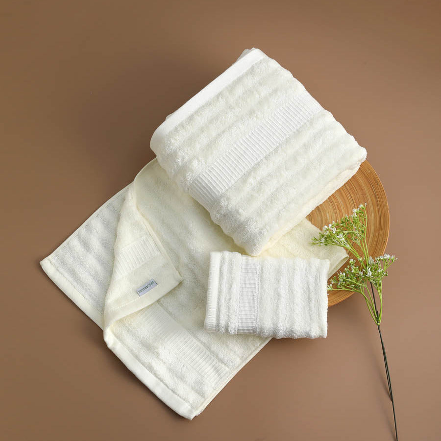 Weiß / Handtuch aus Bambus für Fitness / Geruchsneutral & antibakteriell