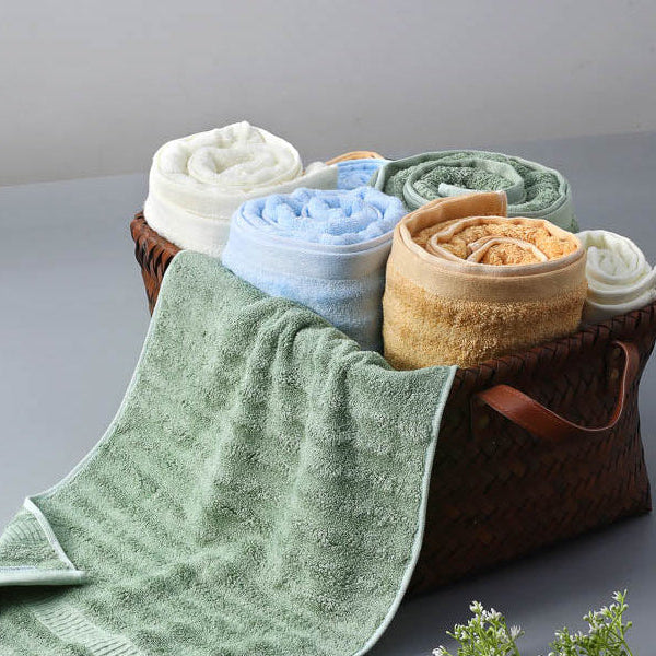 Blassgrün / Sporthandtuch aus Bambus / Geruchsarm & atmungsaktiv für Gym & Reisen