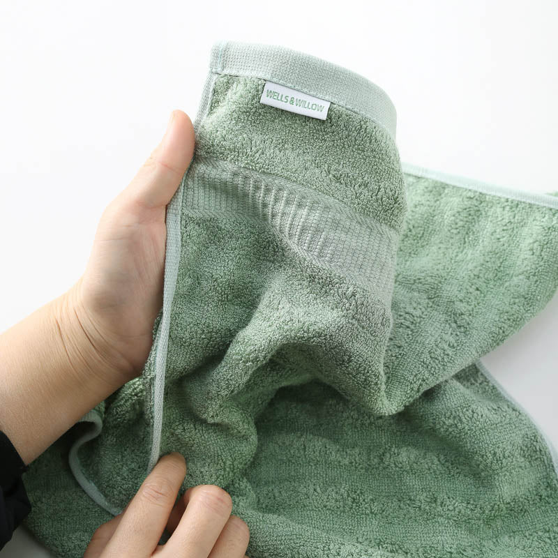 Blassgrün / Bambus Lyocell Handtuch / OEKO-TEX, hypoallergen & langlebig